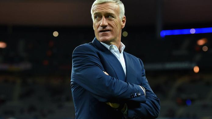 Francie po fiasku trenéra neodvolá. Deschamps má stále důvěru