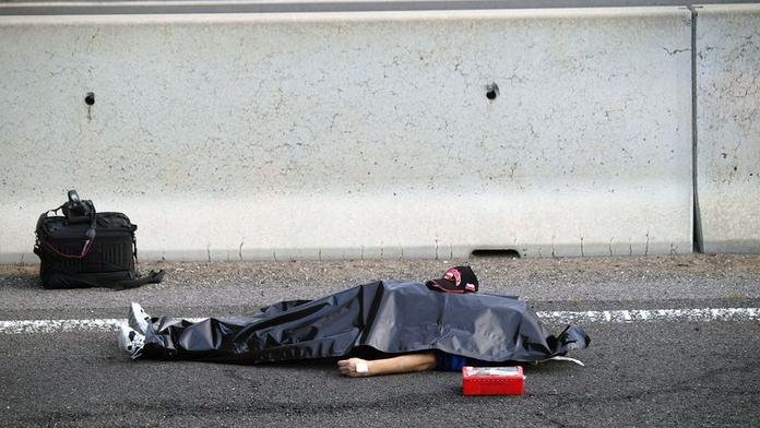 TRAGICKÉ RÁNO: Chodkyni zabilo auto, muž zemřel po pádu z mostu