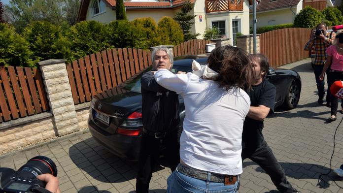 ŽIVOTNÍ NEPŘÁTELÉ: Když se rve Rychtář s Macurou, tak teče krev!