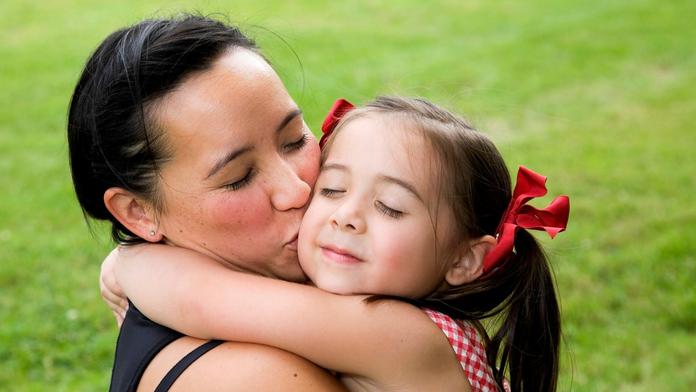 Dívka (5) se stala hrdinkou. Odvážným činem zachránila svou maminku