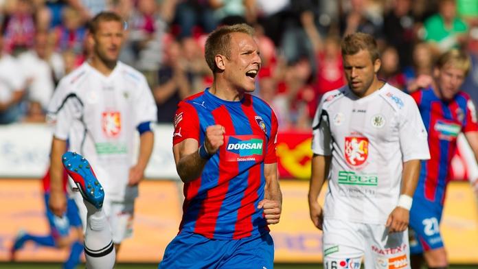 Plzeň si snadno poradila s Hradcem, v třaskavém utkání zvítězily i Teplice