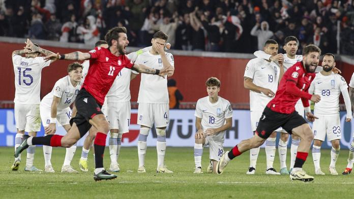 Fotbalisté Gruzie se radují z postupu na EURO po výhře nad Řeckem