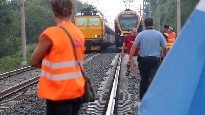 ČD zaplatí rodině za smrt holčičky, která vypadla z vlaku. Omluvily se