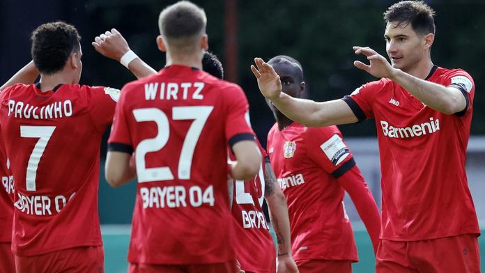 Český bundesligový souboj mezi Schickem a Daridou vítěze nenašel