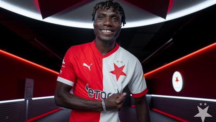 Slavia dál nakupuje. Novou posilou je nigerijský stoper z norského Lilleströmu