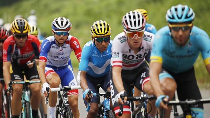 Kreuziger se dere pořadím, náskok Alaphilippa se v kopcích zmenšil
