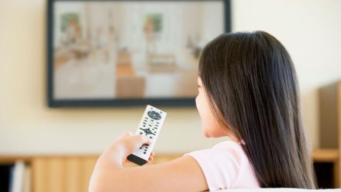 PRŮZKUM: Starým televizím v českých domácnostech zvoní hrana