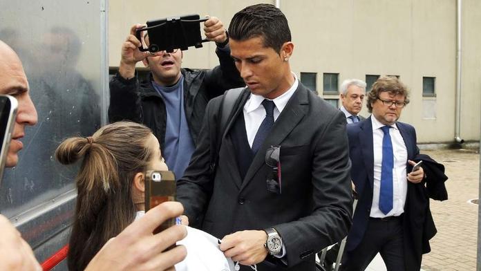 Dostala víc, než čekala! Dívka po setkání s CR7 propadla hysterii