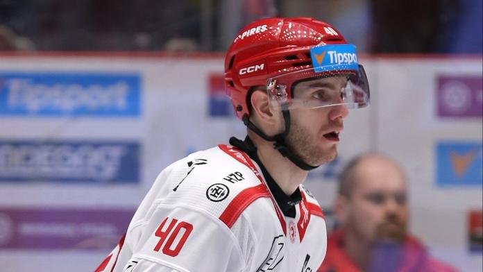 Extraligový šampion do toho praštil. Na svatbě oblékl kroj, nechyběli hvězdní spoluhráči