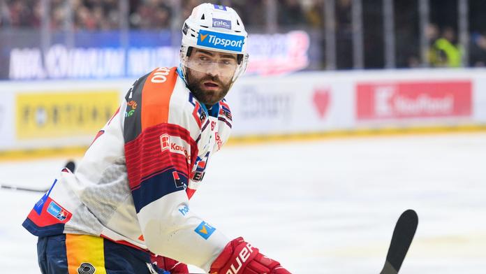 Těžká rána pro hokejové Pardubice. Nejlepší střelec má po sezóně