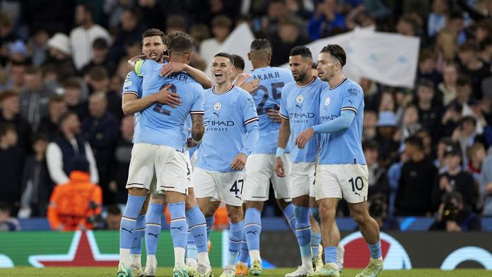 Manchester City slaví třetí mistrovský titul v řadě. Rozhodlo zaváhání Arsenalu