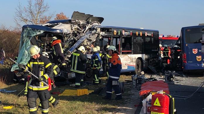 V Bavorsku se srazily autobusy! Mezi vážně zraněnými jsou i děti