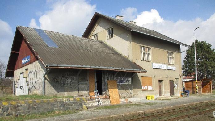 Rodinný dům, chalupa i pěchotní srub. Stát levně nabízí nemovitosti na prodej