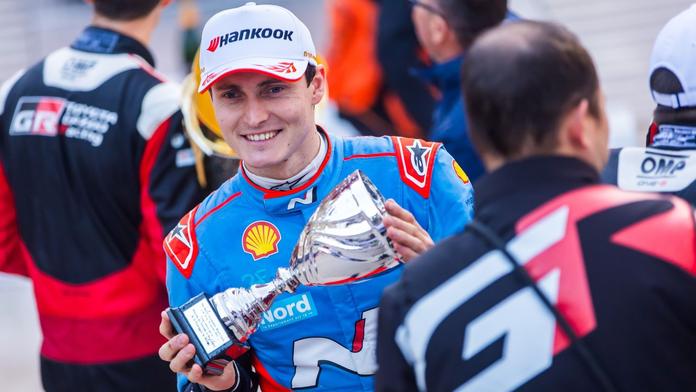 Francouzský jezdec rally Adrien Fourmaux