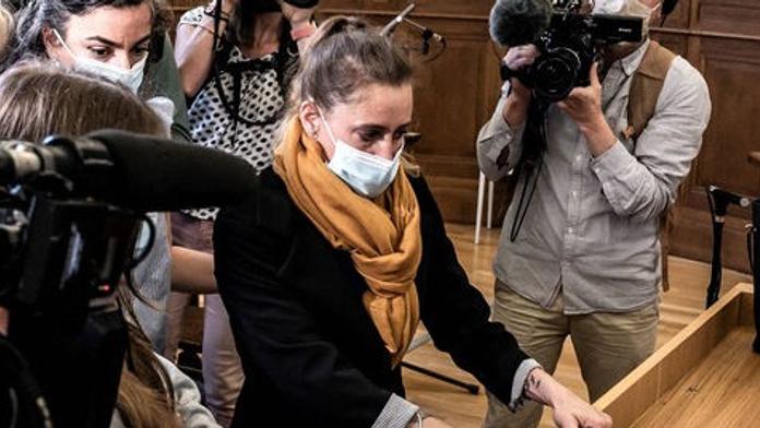 Čtvrtstoletí teroru. Francouzka zabila tyrana, teď stojí před soudem