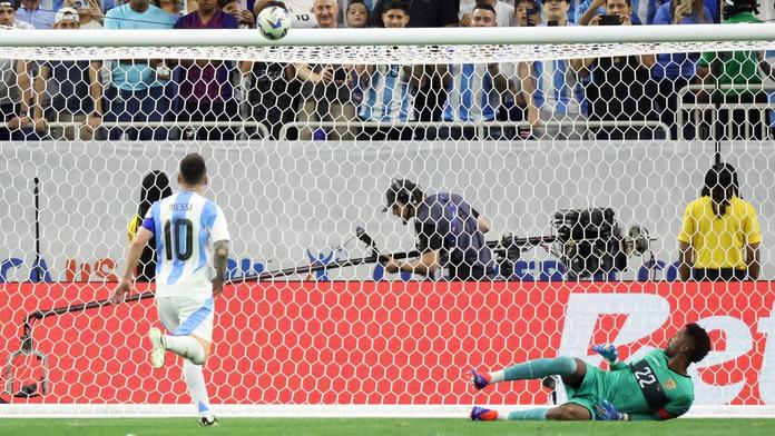 Messi nedal ve čtvrtfinále penaltu. Argentina jde i tak mezi nejlepší čtyřku