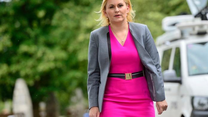 Šéfka justice Malá měla odpovídat poslancům. Radši utekla do Brna!