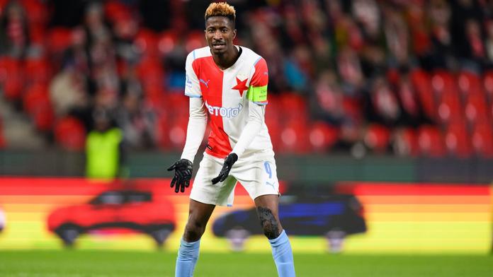 Olayinka ze Slavie odejde zadarmo. Po sezoně zamíří do klubu za Kangou
