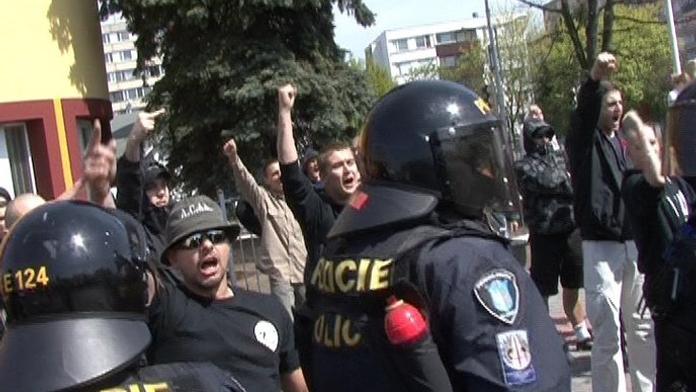 Křišťálová noc přitahuje do Prahy neonacisty i židovské organizace