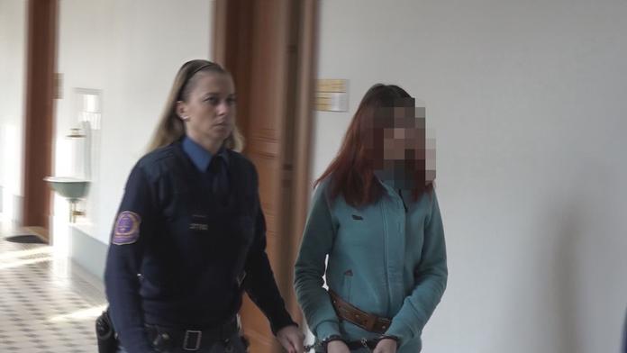 Matka mrtvého miminka je volná nejspíš kvůli odfláklým důkazům