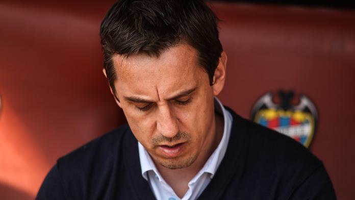 Dostali padáka! Valencia vyhodila Garyho Nevilla i mladšího bráchu