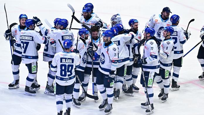 Černý den pro Spartu. Selhali i hokejisté, proti Kladnu čelí vyřazení