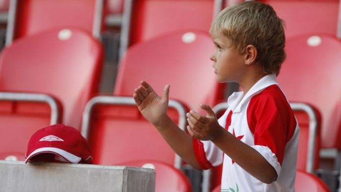 Kotel sešívaných po debaklu 0:7 bouřil: My jsme Slavia, vy nejste nic!