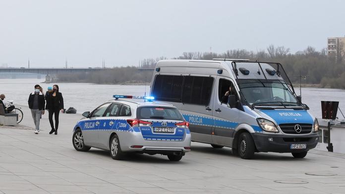 Polská policie u vody