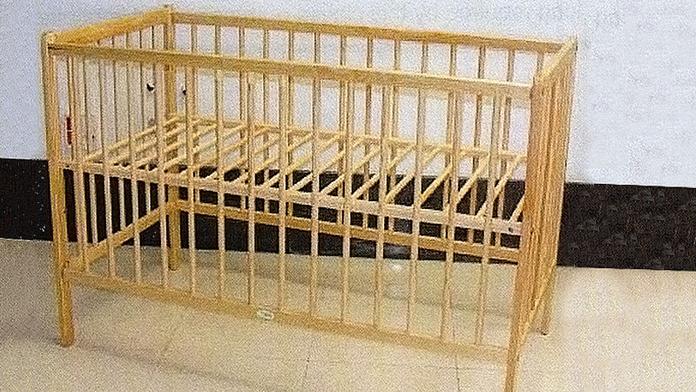 POZOR! Inspektoři varují před postýlkou, která může zabít dítě