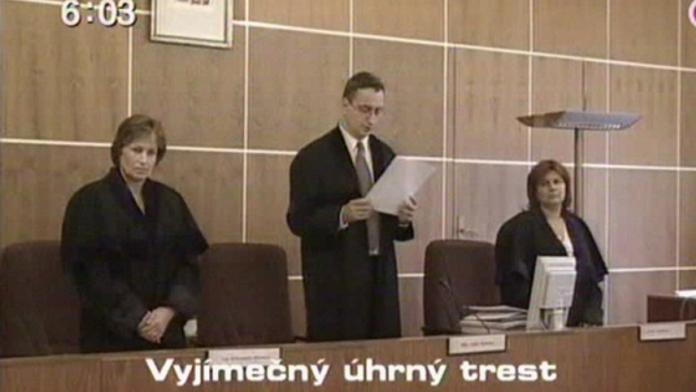 Dvojnásobný vrah dostal 17 a půl let vězení
