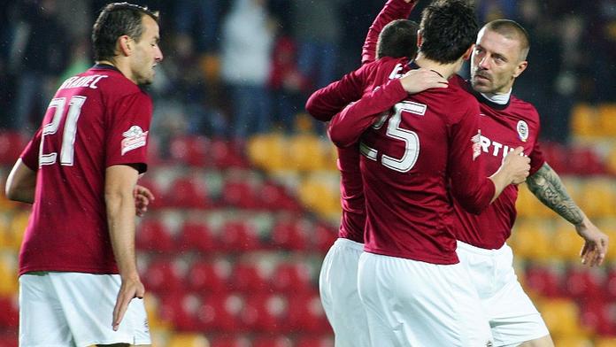 Sparta smetla Ústí a dál pronásleduje Plzeň. Znovu zářil Kweuke