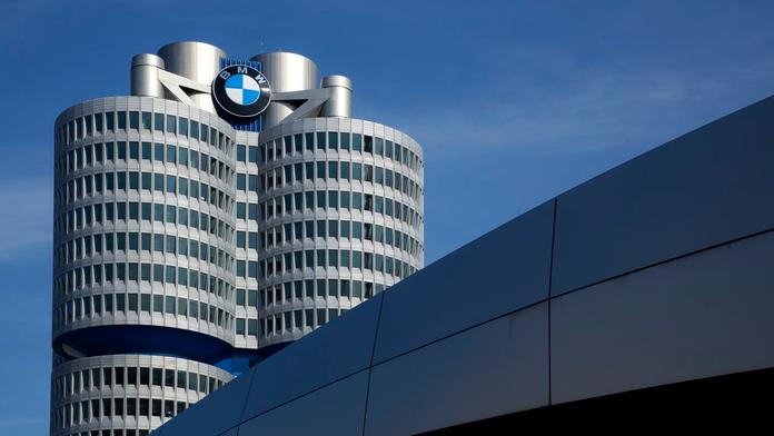 BMW mění ikonické logo! Jde o nejradikálnější změnu za 100 let