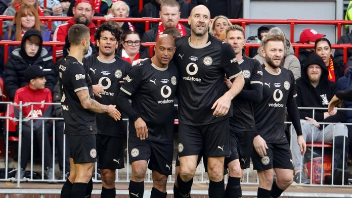 Jan Koller na zápasu legend 