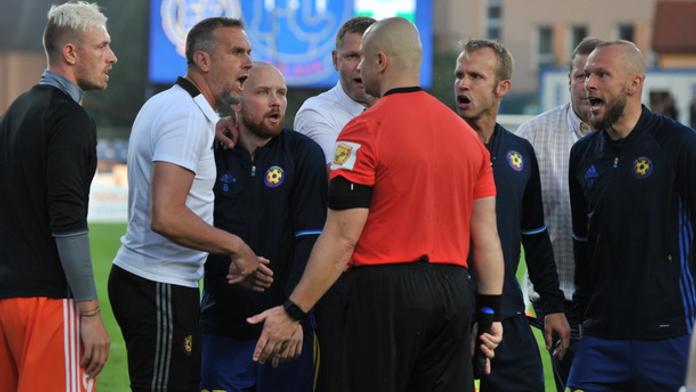 Další zářez? Komise rozhodčích jsou tupé ovce, zuří Jihlava
