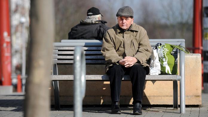Vdovský důchod i pro přítele: Časté nepravdy vyvrátila ČSSZ. KALKULAČKA