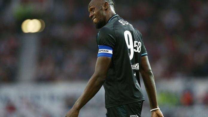 Bolt si zahrál na Old Trafford! Vystoupení vyšperkoval penaltou
