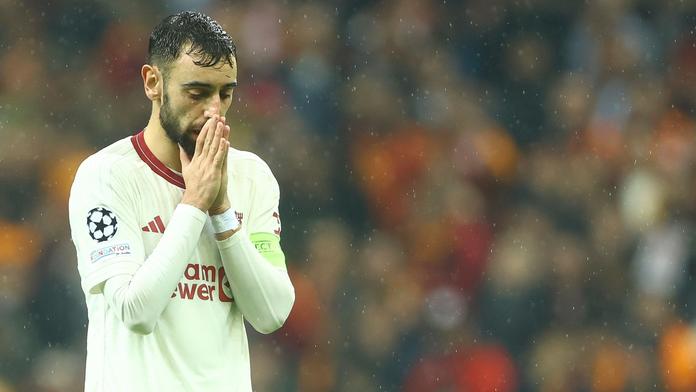 Problémy Manchesteru United pokračují. Na zápas musí cestovat autobusem