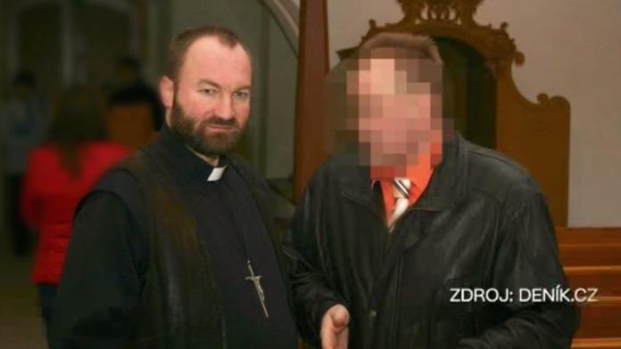 Kněz obviněný ze znásilnění na věřících praktikoval i nepovolený exorcismus!