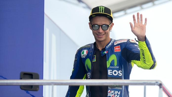 Valentino Rossi je po operaci. Chci být zpátky na motorce, vzkázal