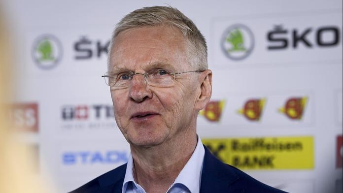 Jalonen přiznal nervozitu Čechů, pak si stěžoval na stav ledu