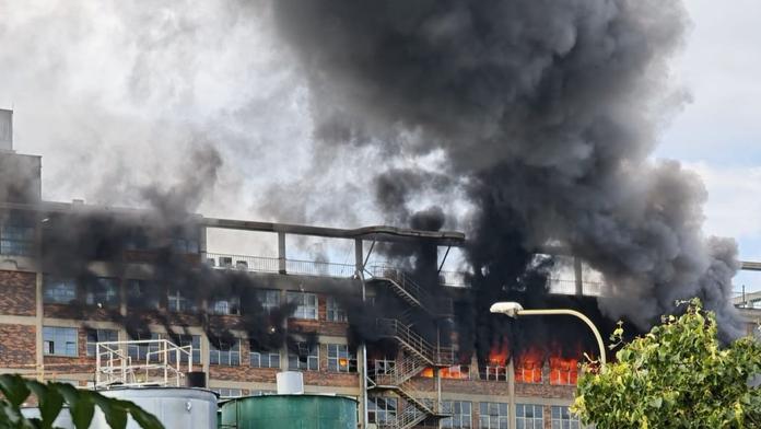 Přišli jsme téměř o všechno, hlásí po požáru Vasky. Shořelo 75 tisíc párů bot