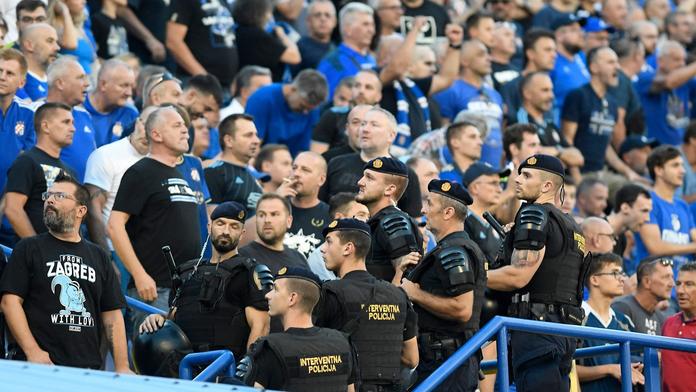 Policie hlídá fanoušky Dinama Záhřeb