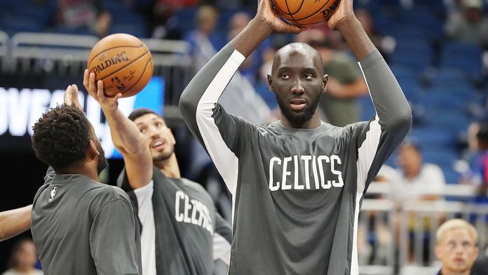 Nebezpečný strop. Basketbalista kvůli němu přišel o debut v NBA