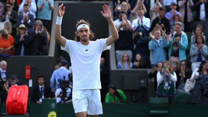 Pozdravy tenisové lásce i uvědomění. Nikdo mi nebude fandit, řekl Tsitsipas