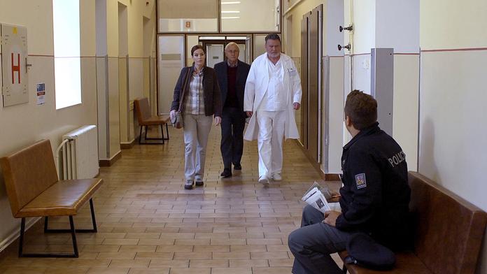 Vražda nebo podstrčené prášky? Policii Modrava čeká nový případ!