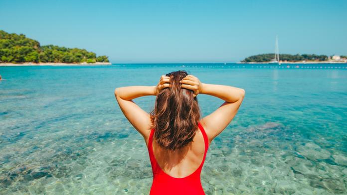 Ochladit se v moři? Nemožné! Na oblíbených plážích má voda 30 °C