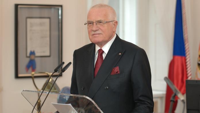Klaus kritizuje Nečase: Prohibice je silácké řešení, já mu nerozumím
