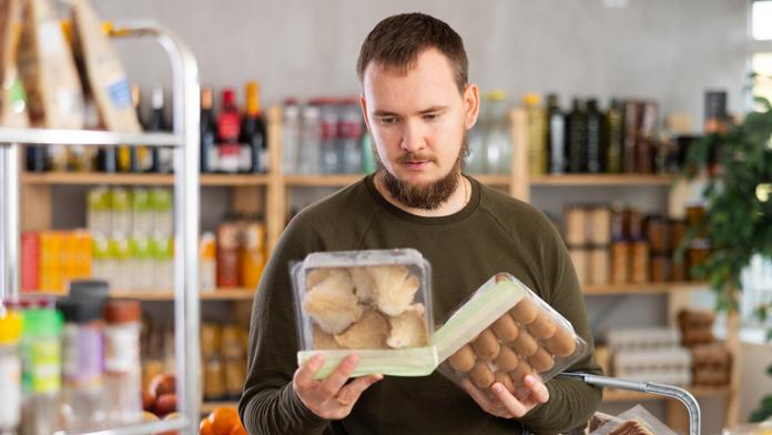 Do obchodů se dostaly houby s nebezpečnou bakterií. Nejezte je, varuje inspekce