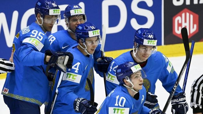 Kazachstán zvládl klíčový zápas a zachránil se v elitní skupině MS