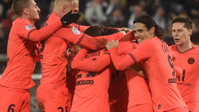 Neuvěřitelná přestřelka. V zápase PSG padlo OSM branek!